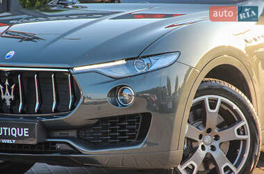 Позашляховик / Кросовер Maserati Levante 2017 в 
