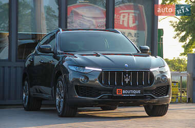 Позашляховик / Кросовер Maserati Levante 2017 в 