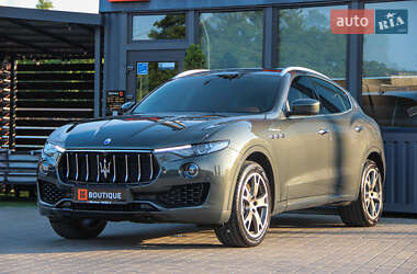 Позашляховик / Кросовер Maserati Levante 2017 в 