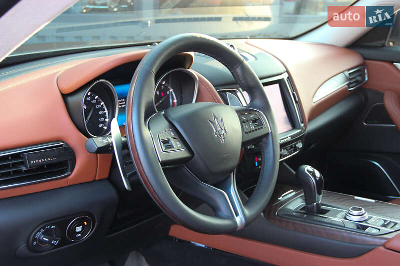 Внедорожник / Кроссовер Maserati Levante 2017 в Одессе