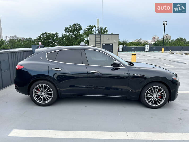 Позашляховик / Кросовер Maserati Levante 2019 в Києві