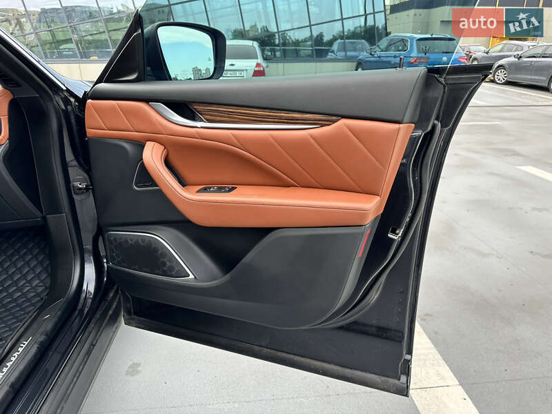 Позашляховик / Кросовер Maserati Levante 2019 в Києві