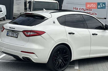 Внедорожник / Кроссовер Maserati Levante 2018 в 