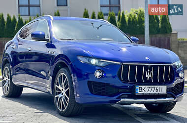 Позашляховик / Кросовер Maserati Levante 2017 в Рівному