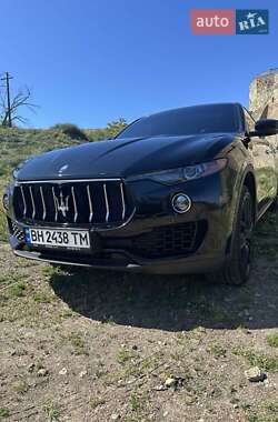 Внедорожник / Кроссовер Maserati Levante 2018 в 