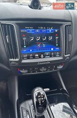 Внедорожник / Кроссовер Maserati Levante 2018 в 