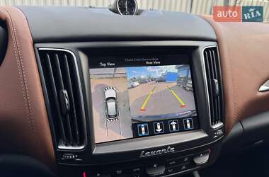 Позашляховик / Кросовер Maserati Levante 2018 в 