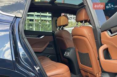 Позашляховик / Кросовер Maserati Levante 2018 в 