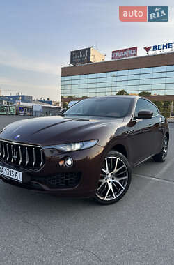 Внедорожник / Кроссовер Maserati Levante 2017 в Киеве