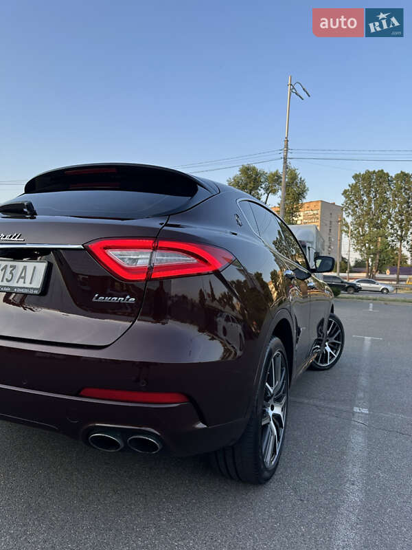 Внедорожник / Кроссовер Maserati Levante 2017 в Киеве