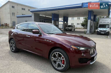 Внедорожник / Кроссовер Maserati Levante 2016 в 