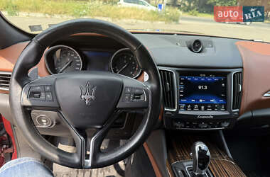 Внедорожник / Кроссовер Maserati Levante 2016 в 