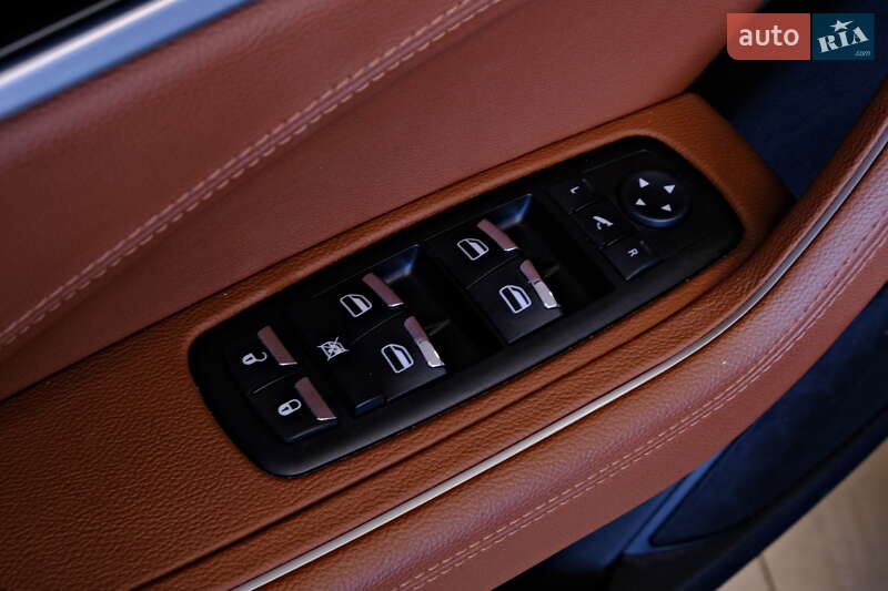 Внедорожник / Кроссовер Maserati Levante 2017 в Одессе