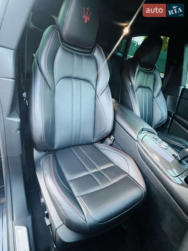 Внедорожник / Кроссовер Maserati Levante 2017 в Киеве