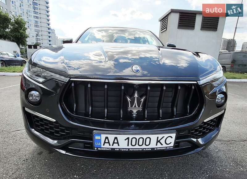 Внедорожник / Кроссовер Maserati Levante 2021 в Киеве