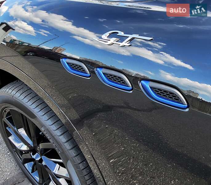 Внедорожник / Кроссовер Maserati Levante 2021 в Киеве