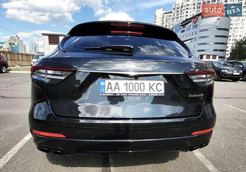 Внедорожник / Кроссовер Maserati Levante 2021 в Киеве