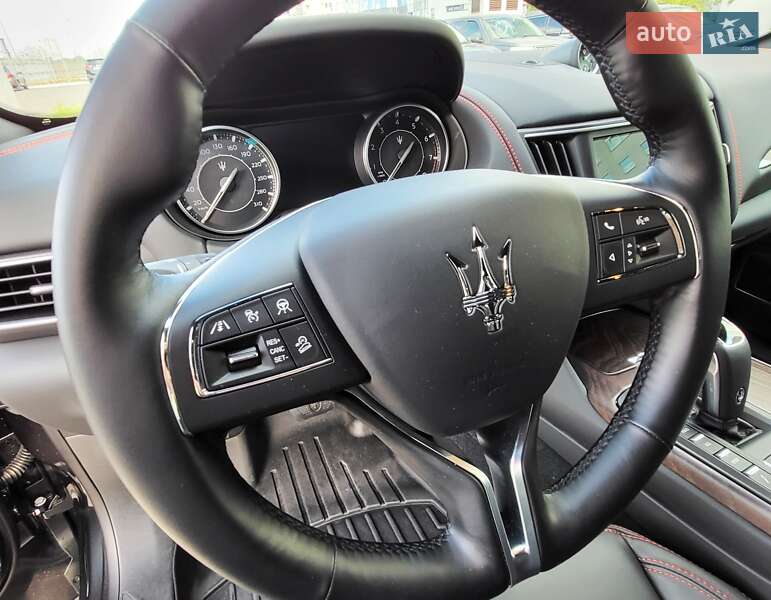 Внедорожник / Кроссовер Maserati Levante 2021 в Киеве
