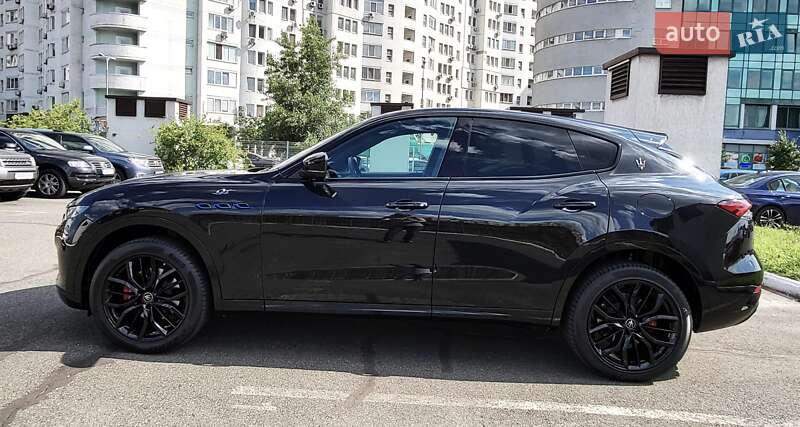 Внедорожник / Кроссовер Maserati Levante 2021 в Киеве