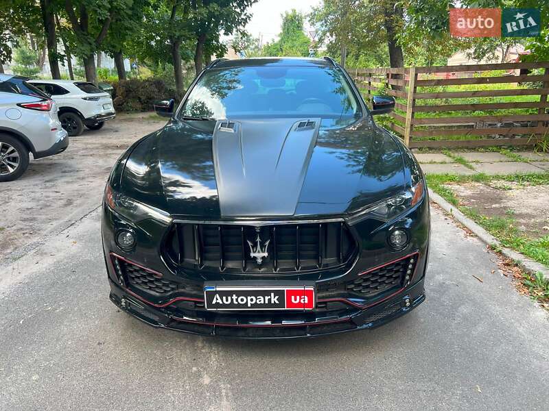 Внедорожник / Кроссовер Maserati Levante 2017 в Киеве