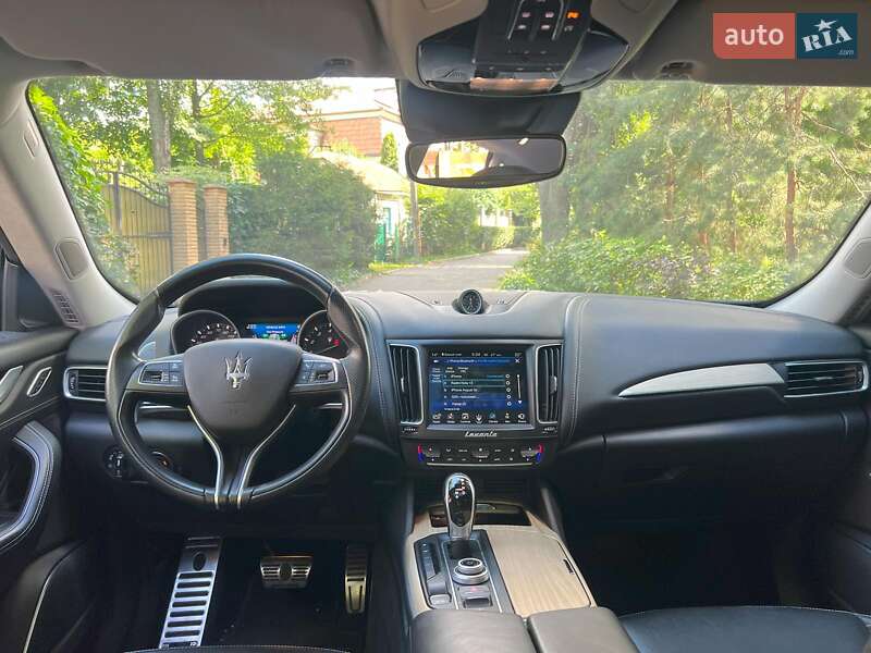 Внедорожник / Кроссовер Maserati Levante 2017 в Киеве