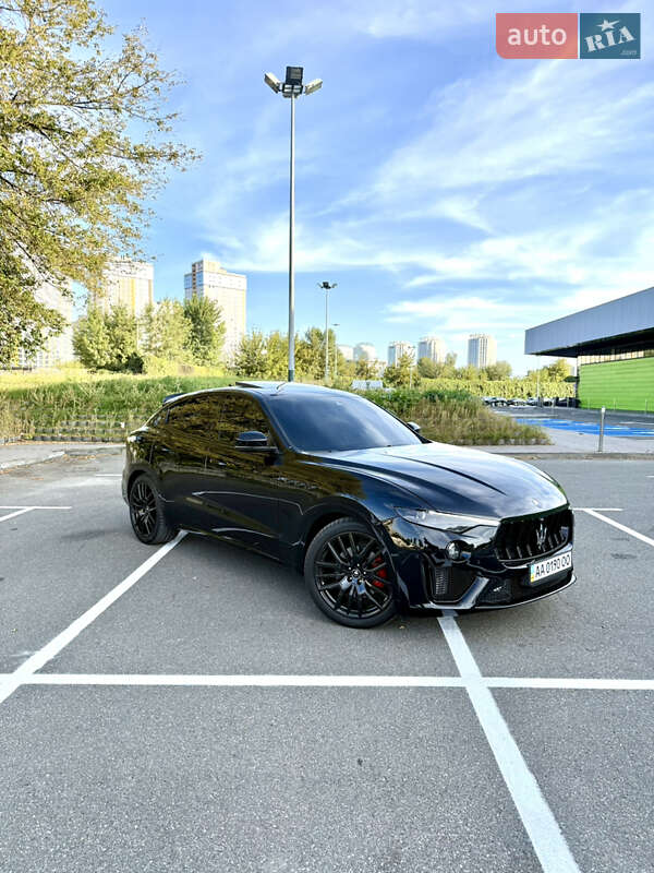 Позашляховик / Кросовер Maserati Levante 2020 в Києві
