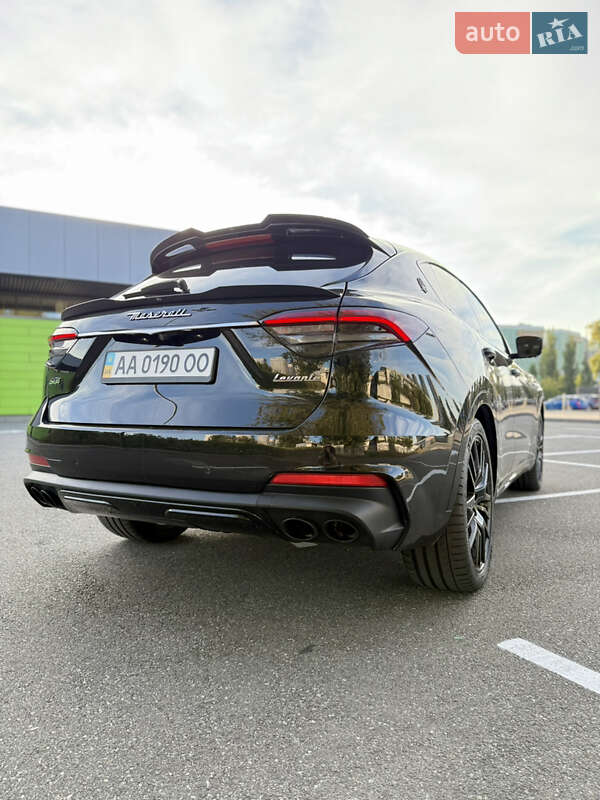 Позашляховик / Кросовер Maserati Levante 2020 в Києві