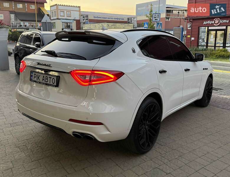 Внедорожник / Кроссовер Maserati Levante 2018 в Львове