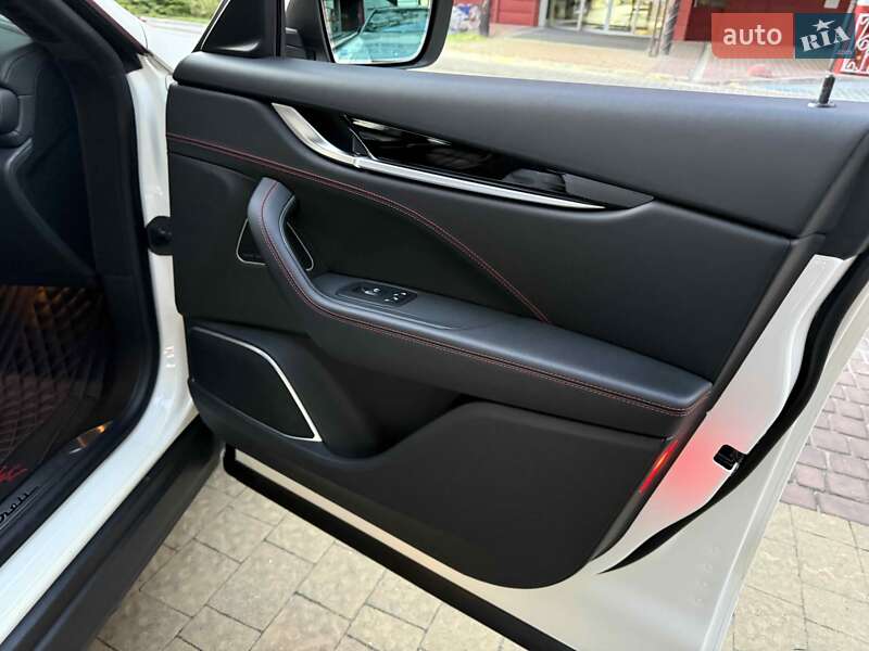 Внедорожник / Кроссовер Maserati Levante 2018 в Львове