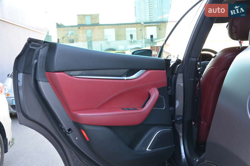 Позашляховик / Кросовер Maserati Levante 2017 в Києві