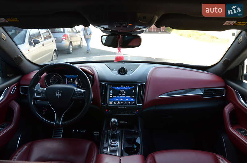 Позашляховик / Кросовер Maserati Levante 2017 в Києві