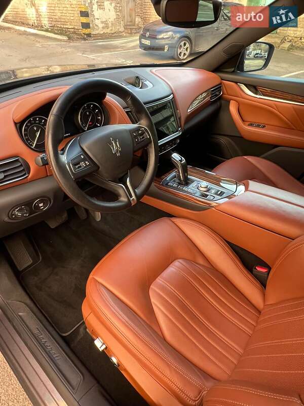 Внедорожник / Кроссовер Maserati Levante 2021 в Киеве