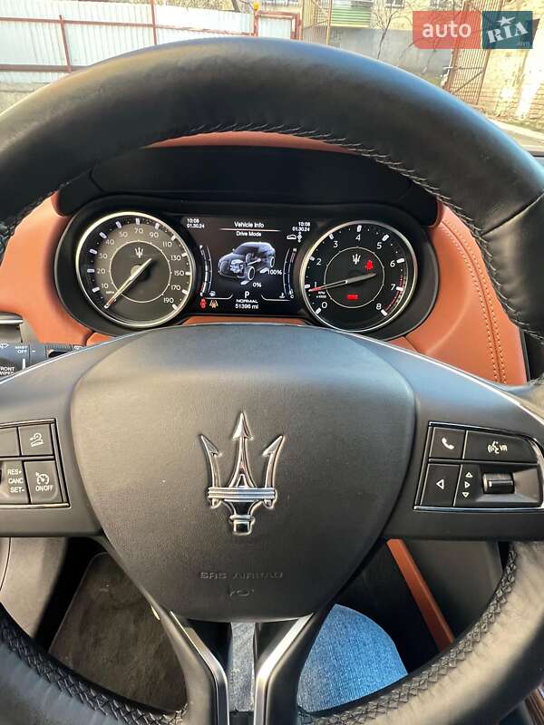 Внедорожник / Кроссовер Maserati Levante 2021 в Киеве