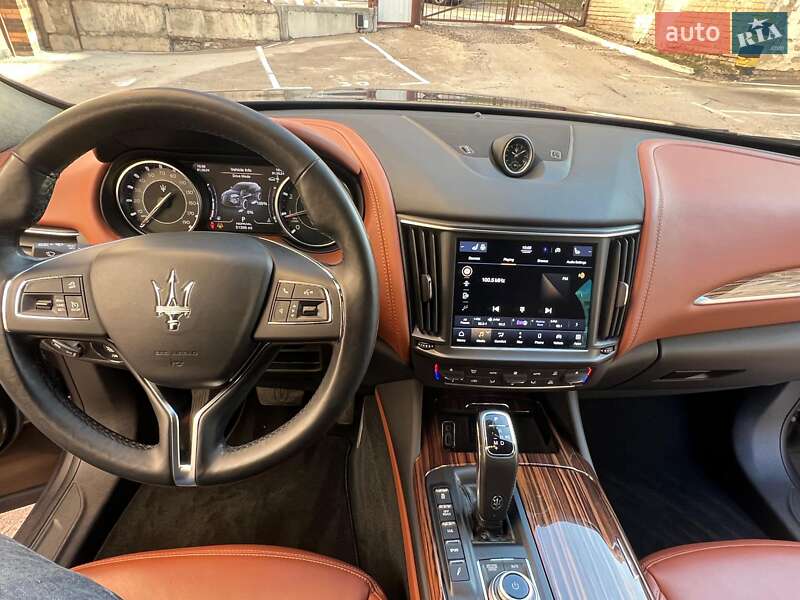 Внедорожник / Кроссовер Maserati Levante 2021 в Киеве