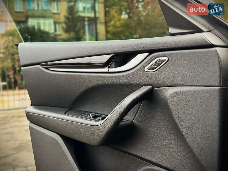 Позашляховик / Кросовер Maserati Levante 2018 в Києві фото 27 Позашляховик / Кросовер Maserati Levante 2018 в Києві