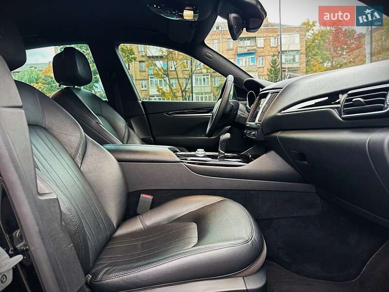 Позашляховик / Кросовер Maserati Levante 2018 в Києві фото 31 Позашляховик / Кросовер Maserati Levante 2018 в Києві