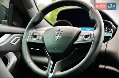 Внедорожник / Кроссовер Maserati Levante 2018 в 