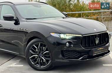 Внедорожник / Кроссовер Maserati Levante 2018 в  фото 3 Внедорожник / Кроссовер Maserati Levante 2018 в