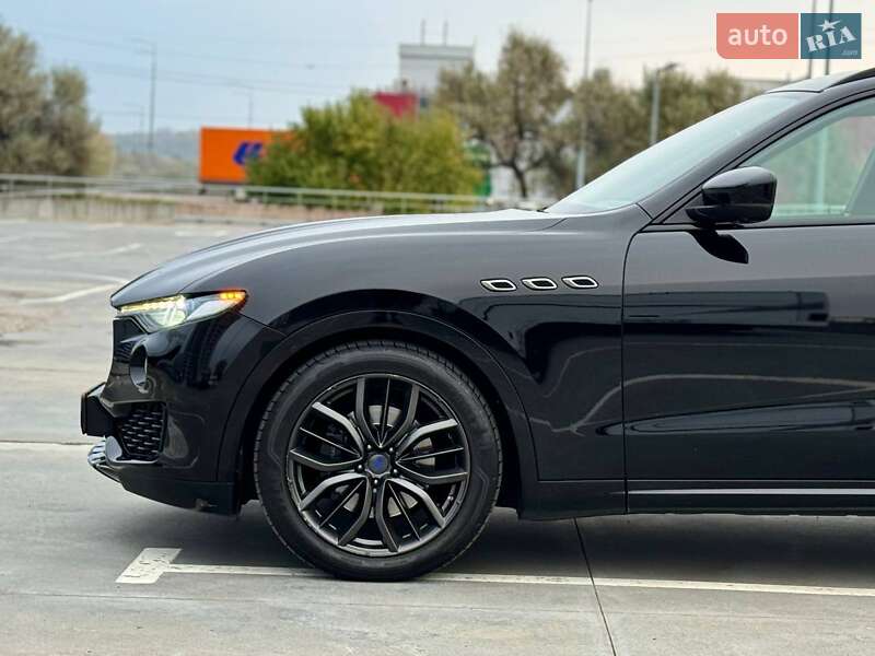 Внедорожник / Кроссовер Maserati Levante 2018 в Киеве фото 9 Внедорожник / Кроссовер Maserati Levante 2018 в Киеве