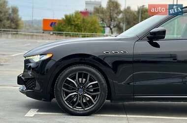 Внедорожник / Кроссовер Maserati Levante 2018 в  фото 9 Внедорожник / Кроссовер Maserati Levante 2018 в