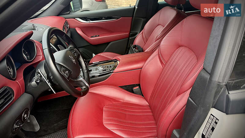 Позашляховик / Кросовер Maserati Levante 2018 в Києві фото 10 Позашляховик / Кросовер Maserati Levante 2018 в Києві