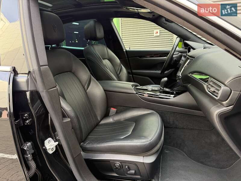 Внедорожник / Кроссовер Maserati Levante 2017 в Киеве