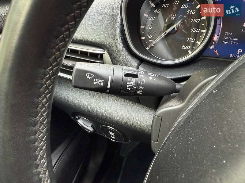 Внедорожник / Кроссовер Maserati Levante 2017 в Киеве