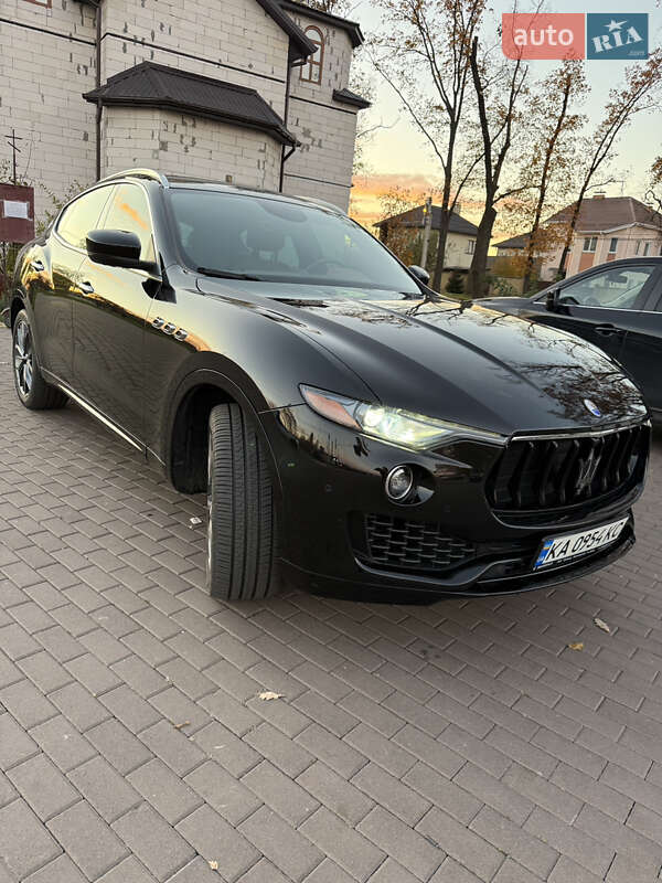 Внедорожник / Кроссовер Maserati Levante 2018 в Киеве