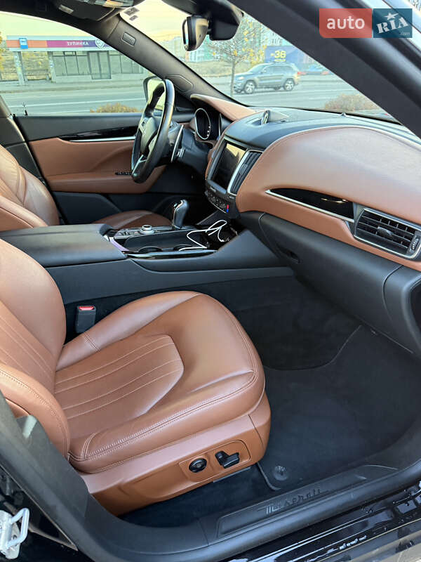 Внедорожник / Кроссовер Maserati Levante 2018 в Киеве