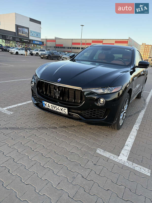 Внедорожник / Кроссовер Maserati Levante 2018 в Киеве