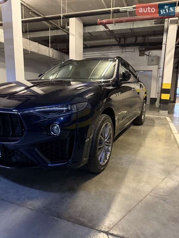 Позашляховик / Кросовер Maserati Levante 2019 в Києві