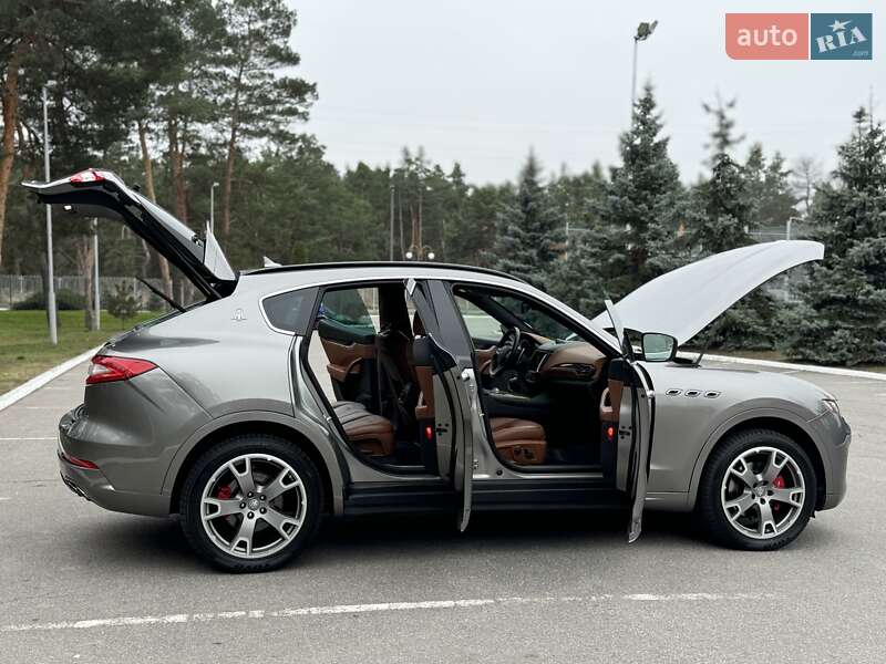 Позашляховик / Кросовер Maserati Levante 2017 в Києві