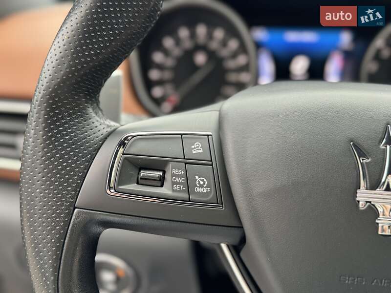 Позашляховик / Кросовер Maserati Levante 2017 в Києві