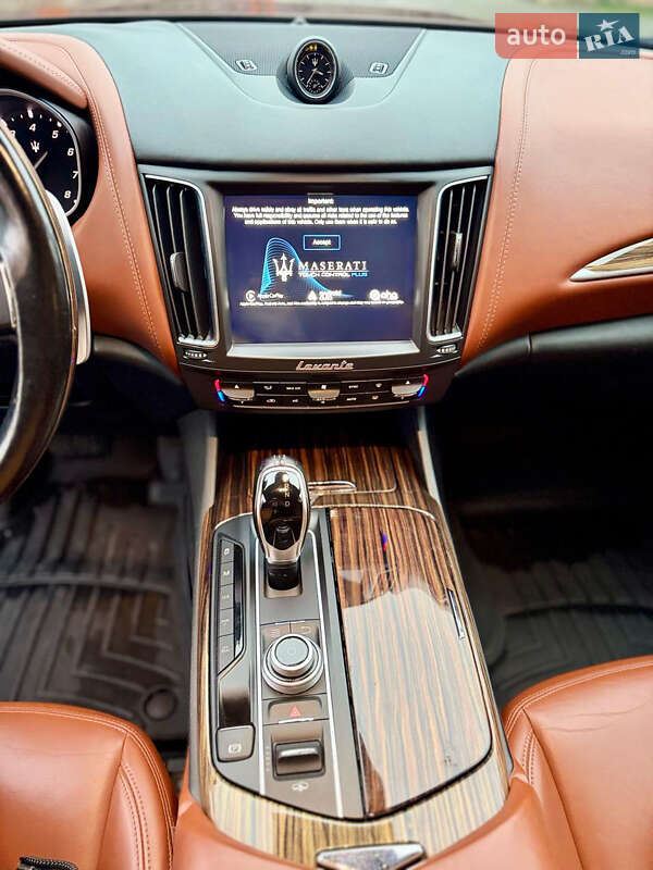 Внедорожник / Кроссовер Maserati Levante 2016 в Киеве фото 12 Внедорожник / Кроссовер Maserati Levante 2016 в Киеве
